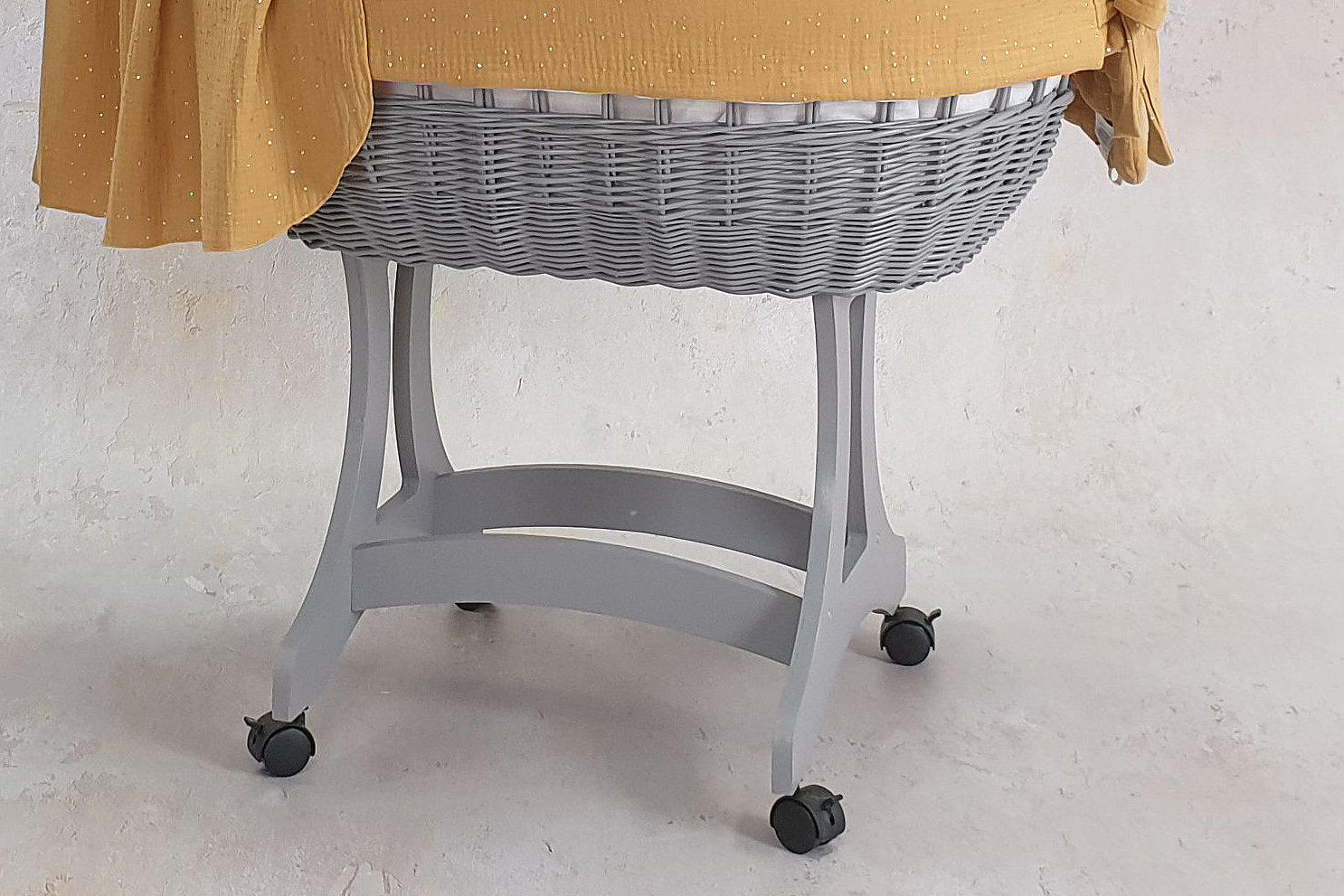 Moisés completo de mimbre con dosel y ropa de cama gris muselina y algodón - foto 5