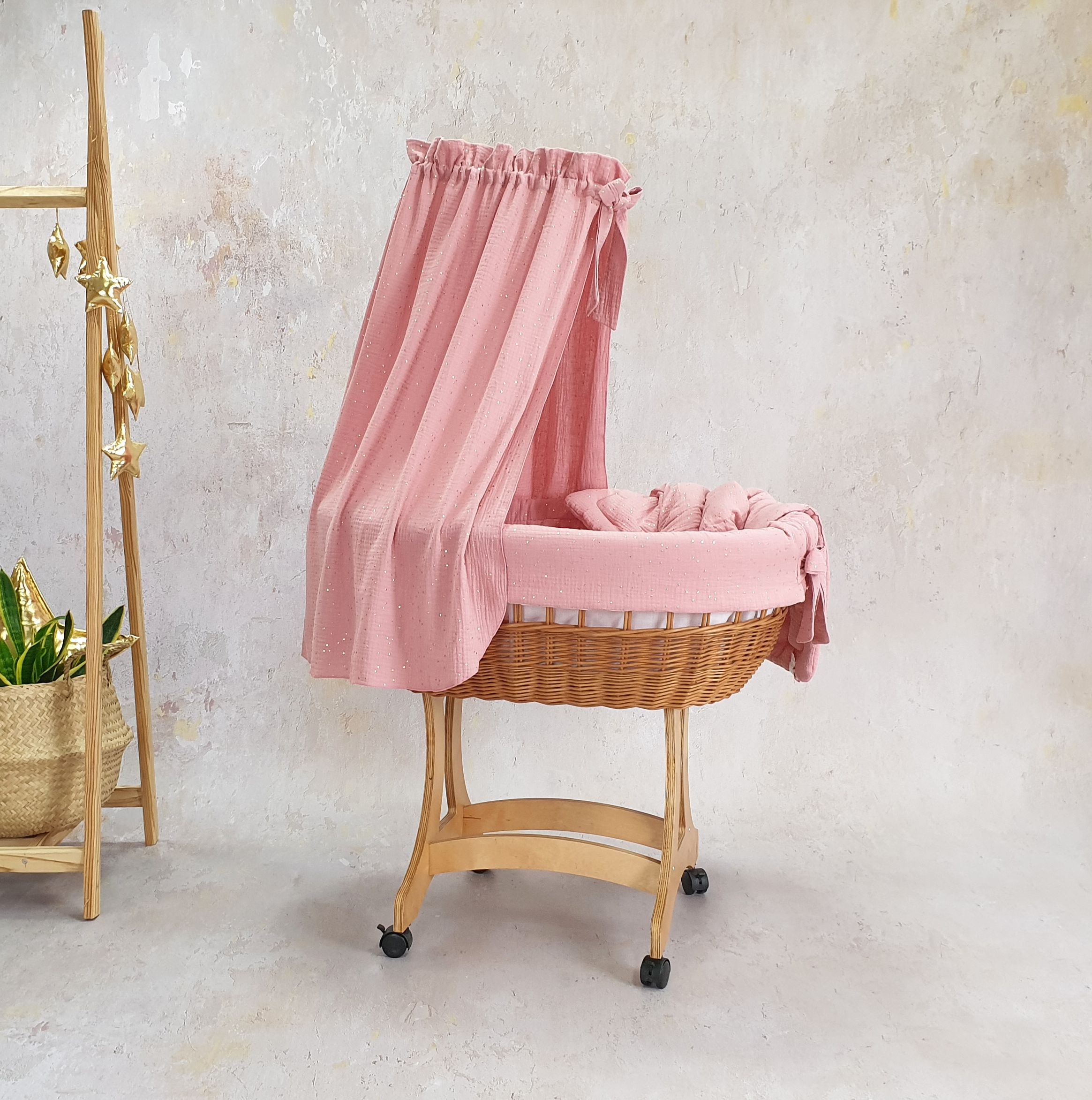Moisés completo de mimbre con dosel y ropa de cama rosa empolvado, natural muselina y algodón serie to5025 - foto 5
