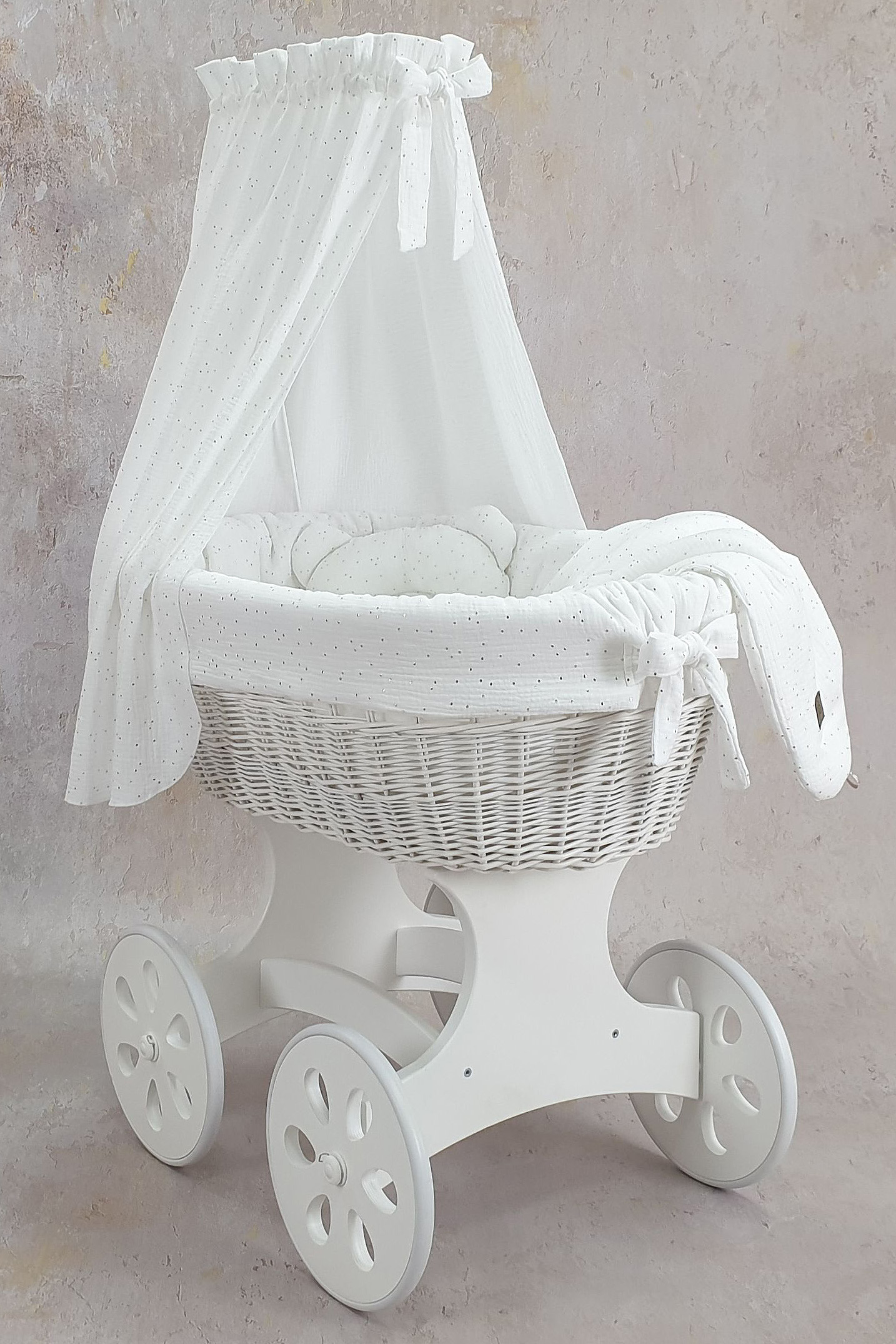 Moisés completo de mimbre con dosel y ropa de cama blanco muselina y algodón serie TO501