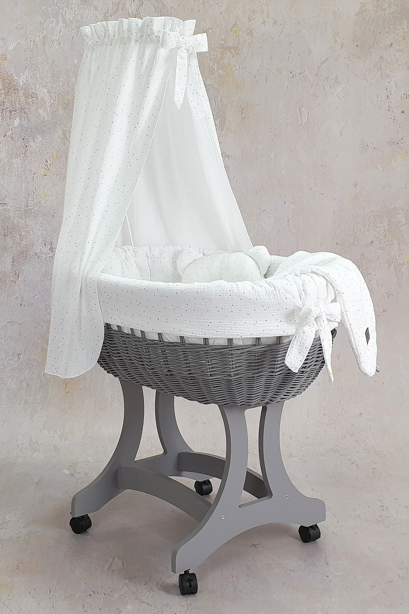 Moisés completo de mimbre con dosel y ropa de cama blanco, gris muselina y algodón serie to5018