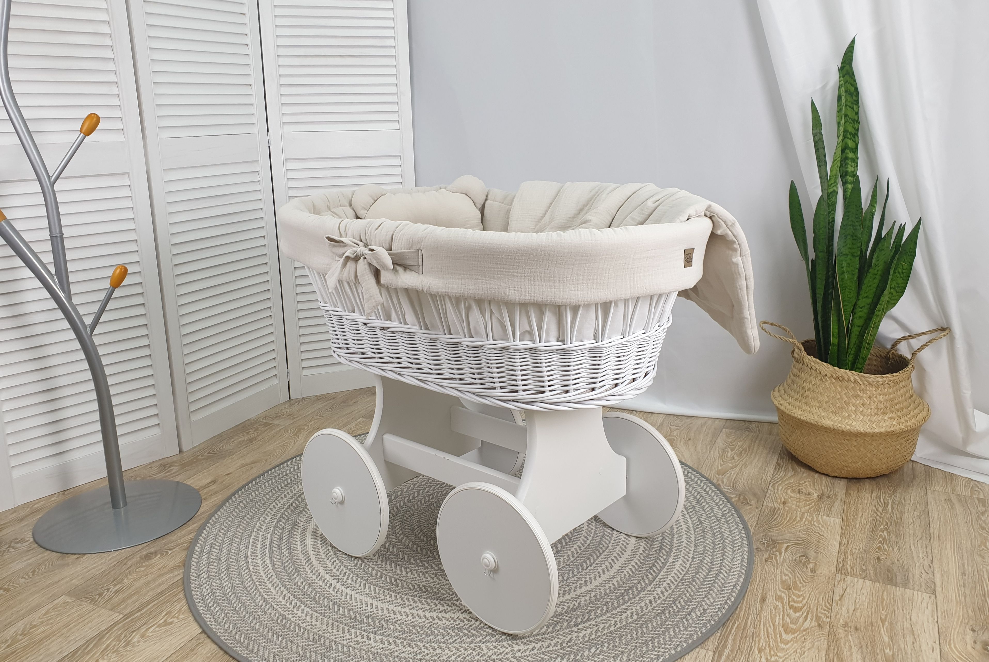 Moisés completo de mimbre sin dosel con ropa de cama beige, blanco muselina serie BBEKO-MUS - foto 2