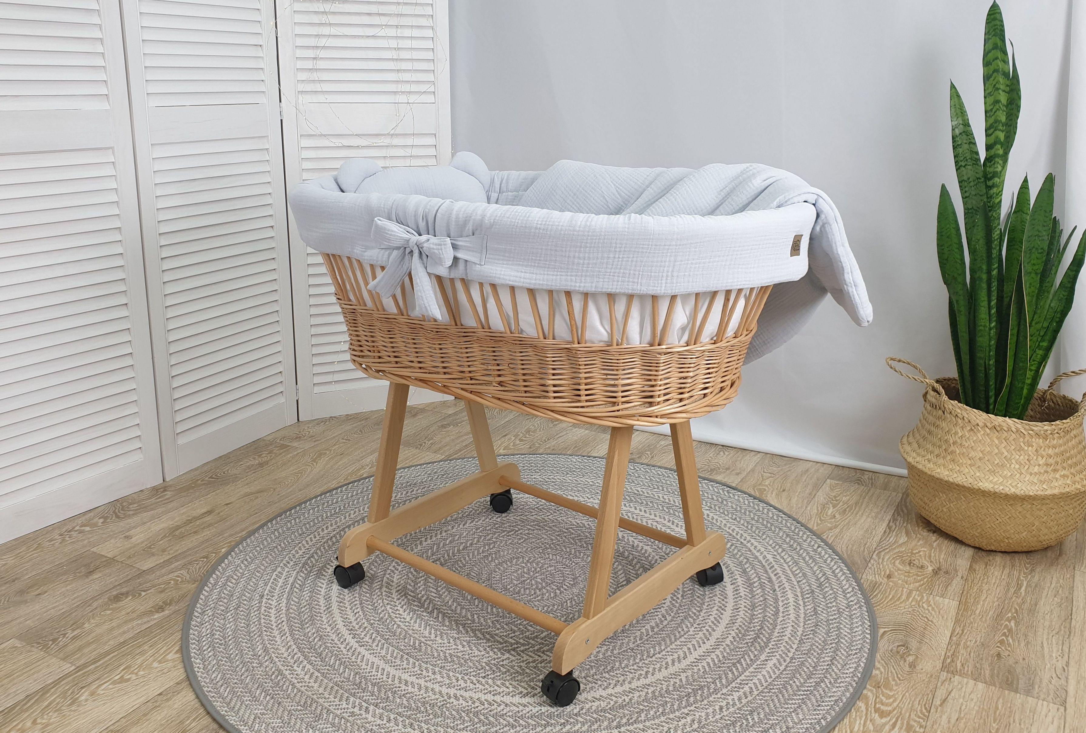 Moisés completo de mimbre sin dosel con ropa de cama gris, natural muselina y algodón - foto 2