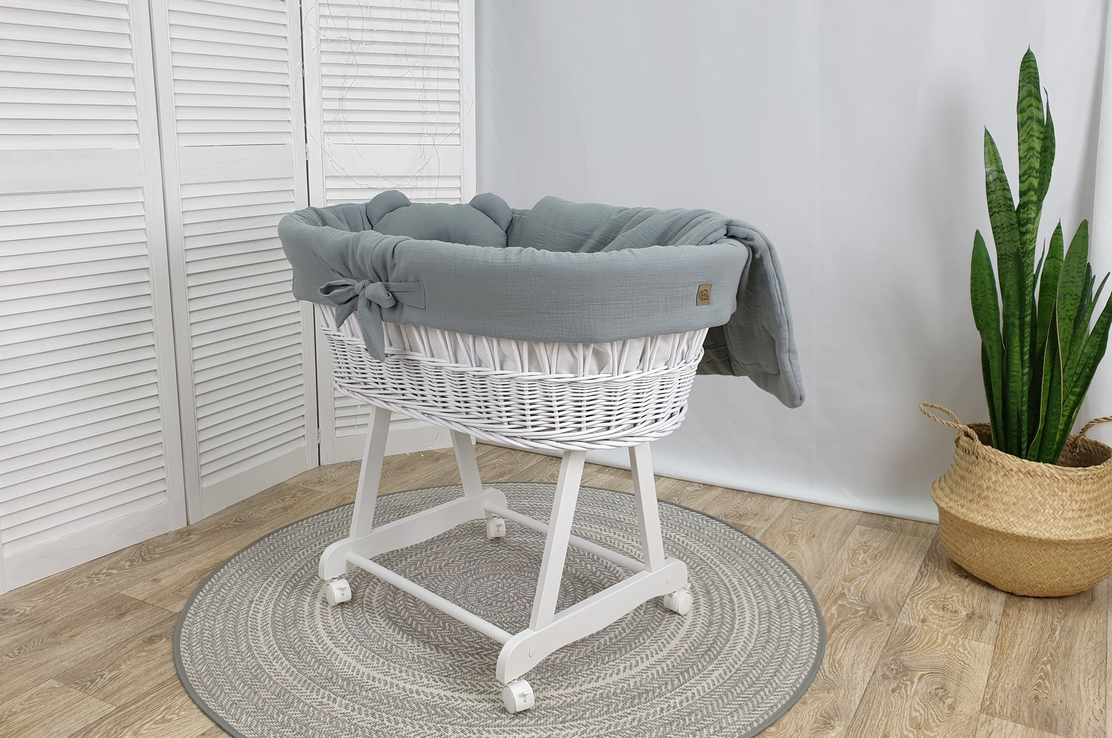 Moisés completo de mimbre sin dosel con ropa de cama caqui, blanco, natural muselina y algodón - foto 2