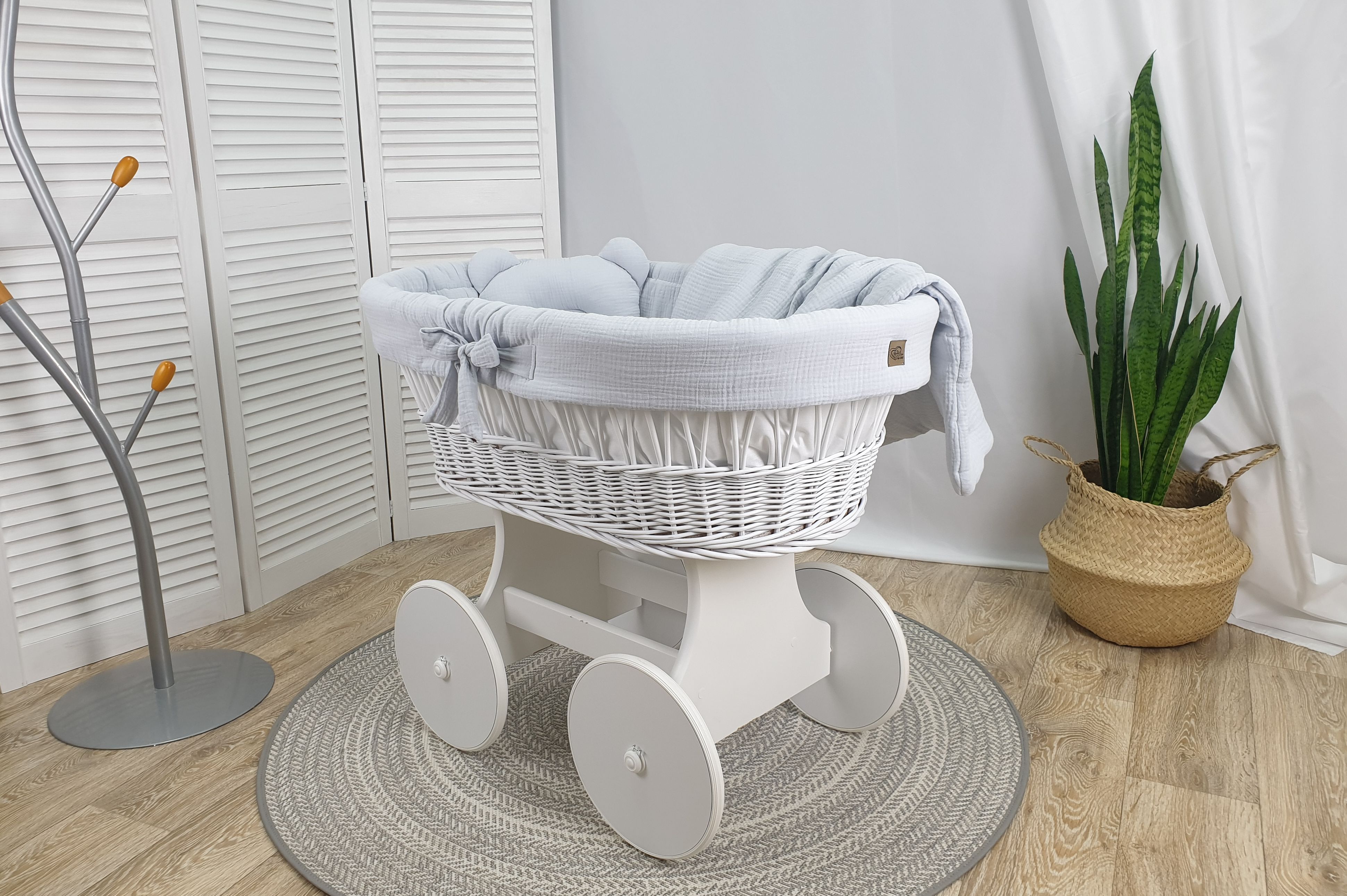 Moisés completo de mimbre sin dosel con ropa de cama blanco, gris muselina serie BGRKO-MUS - foto 2