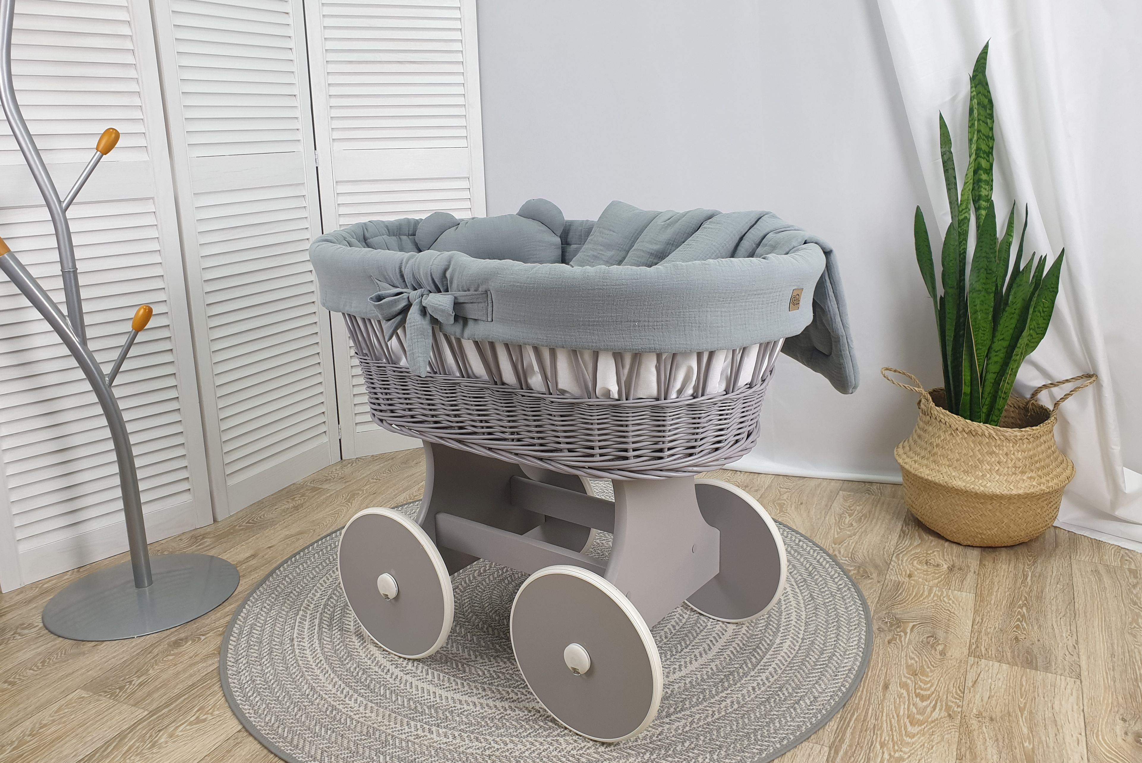 Moisés completo de mimbre sin dosel con ropa de cama blanco, gris muselina serie GBKO-MUS - foto 2